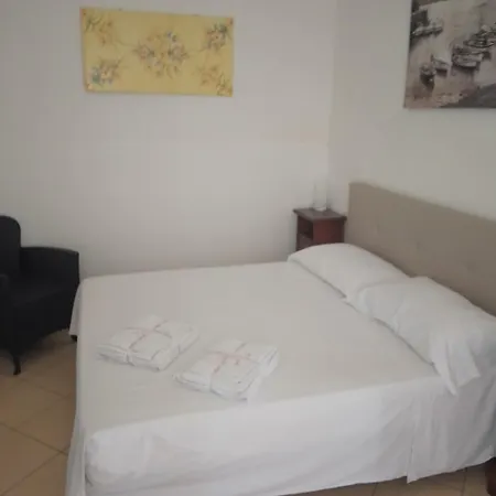 Con Bagno Privato * 살레르노